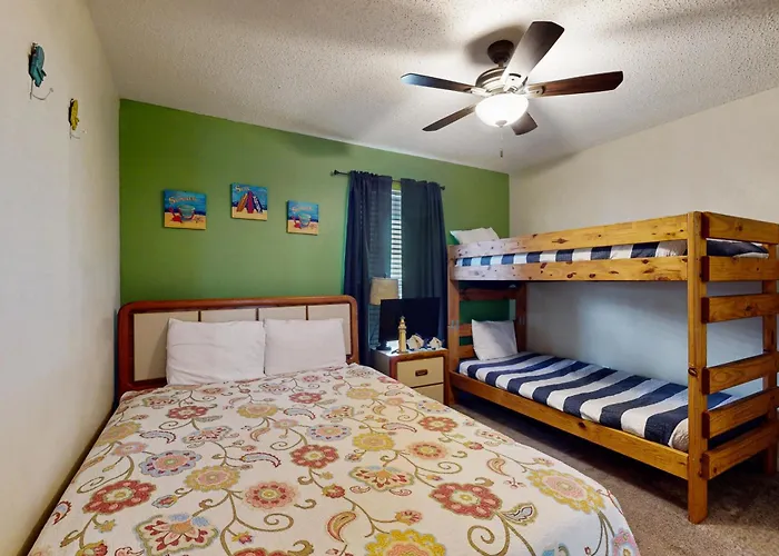 Regatta #204c Apartment *